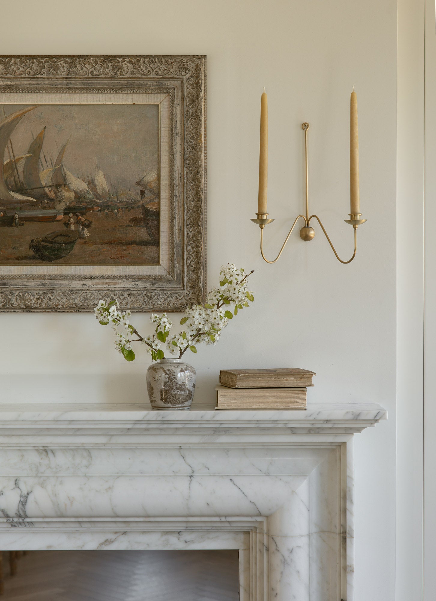 Do People Still Decorate With Wall Sconces? Timeless Style Trends